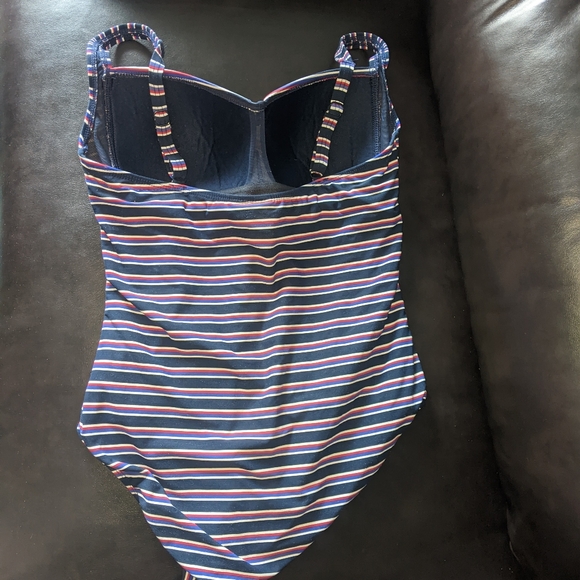 Nip Tuck Swim one piece swimsuit size 8 - Picture 8 of 8